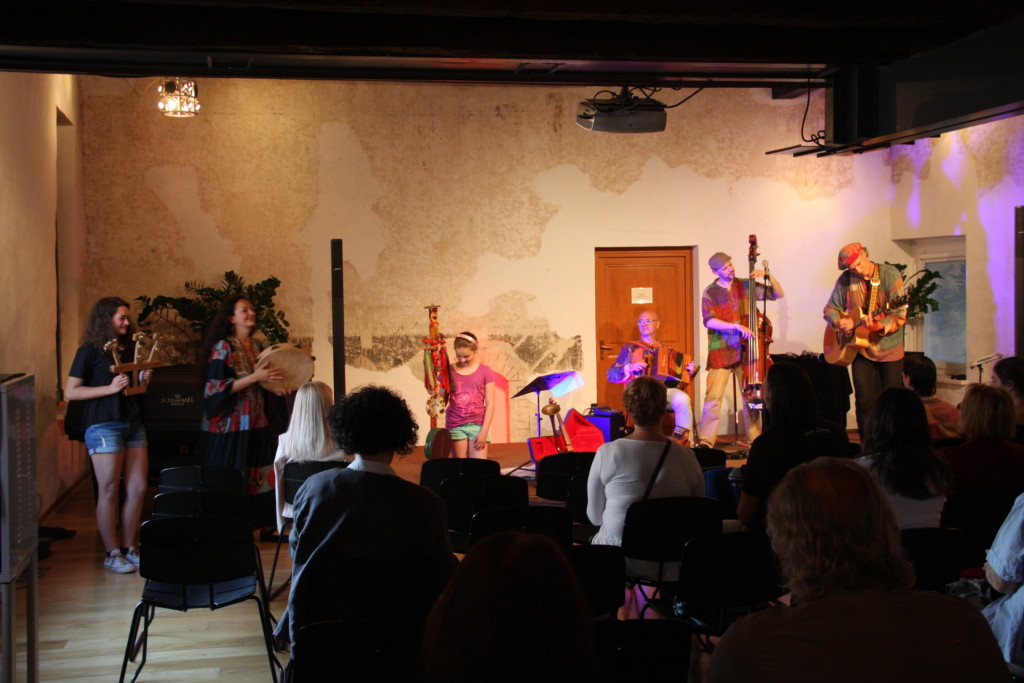 Concerto del gruppo etno-folk I Beneandanti a Palazzo Manzioli 3 IMG 7614
