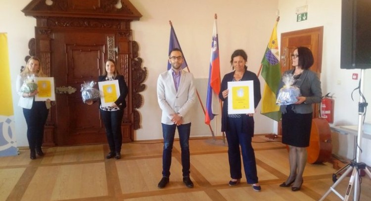 Prevzem priznanja podžupan Gregor Perič 768x432