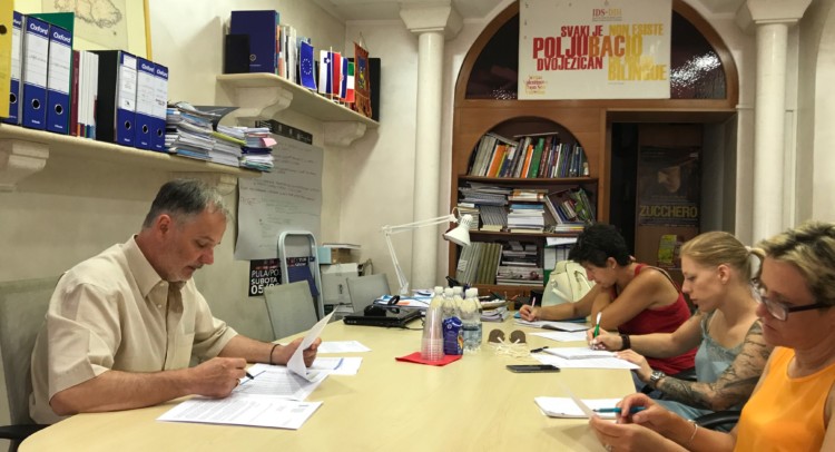 Tremul in conferenza stampa