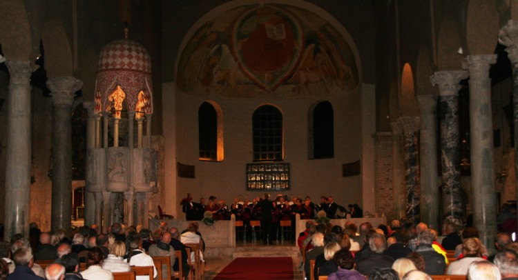 Haliaetum e pubblico