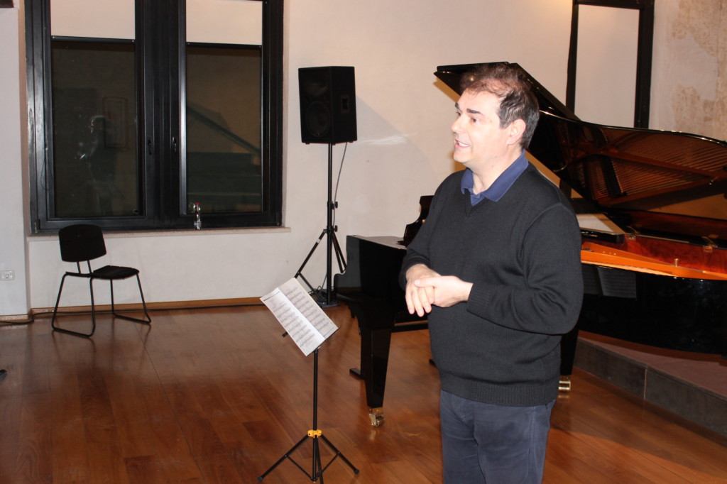 Il maestro Stefano Sacher