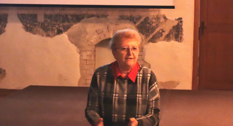 Amina Dudine introduce la serata