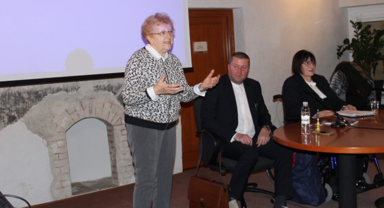 Amina Dudine chiude la serata