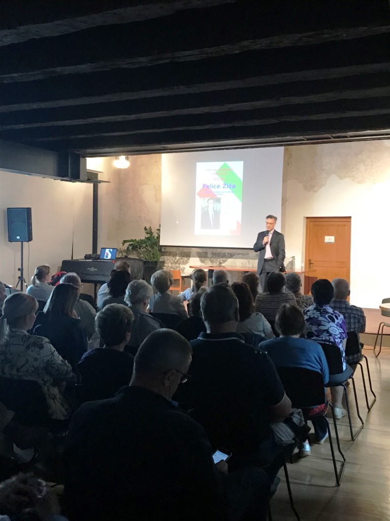 Felice Žiža durante la presentazione del suo programma