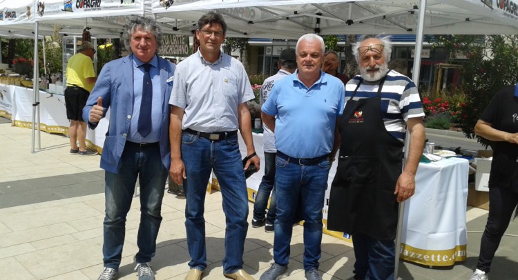 I sindaci Pezzanesi e Kolenc con Edoardo Mattioli della Pro Loco di Tolentino e Franco Properzi