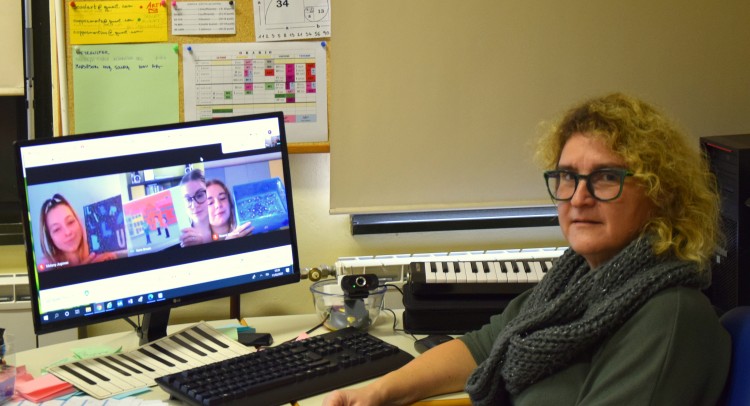 Fulvia Grbac con le alunne premiate