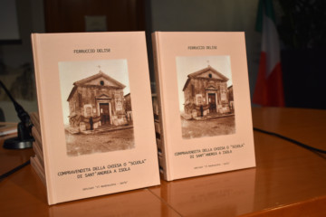 PRESENTATO UN NUOVO VOLUME DEDICATO A ISOLA 2 DSC 0480