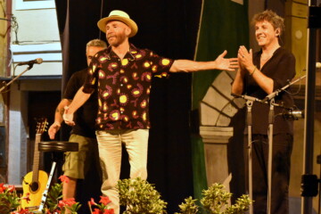 L'energia sudamericana di Mario Venuti sul palco di Piazza Manzioli 3 DSC 0015