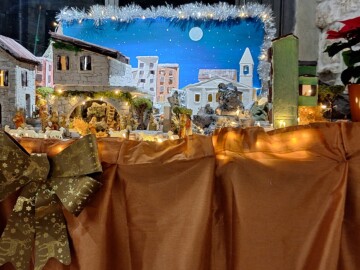 INAUGURATO IL PRESEPE DI PALAZZO MANZIOLI, SERATA CONVIVIALE PER LA DANTE 6 PRESEPE 11