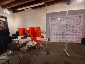 INAUGURATO IL PRESEPE DI PALAZZO MANZIOLI, SERATA CONVIVIALE PER LA DANTE 10 PRESEPE 6