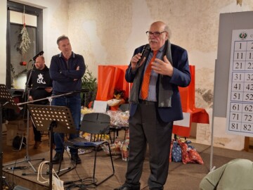INAUGURATO IL PRESEPE DI PALAZZO MANZIOLI, SERATA CONVIVIALE PER LA DANTE 9 PRESEPE 7