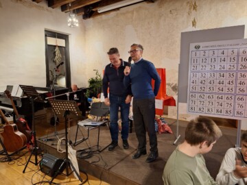 INAUGURATO IL PRESEPE DI PALAZZO MANZIOLI, SERATA CONVIVIALE PER LA DANTE 8 PRESEPE 8