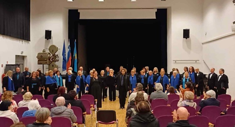 Messenger creation F768886C 20B8 44BA 82F6 9F74F14F77C0