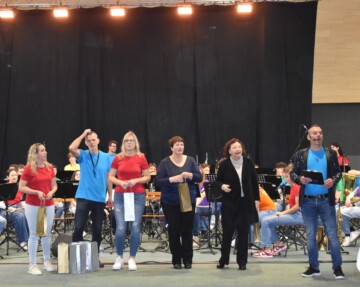 Festa delle scuole isolane- tutti insieme a far baldoria 3 ISOLA Baldoria le presidi 6
