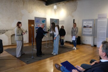 Premiati i giovani talenti del Concorso di letteratura e arti figurative 9 DSCF5546