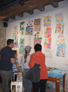 ISOLA mostra Ne combiniamo 8