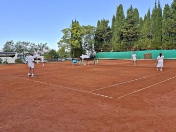 ISOLA OLD TIME- tra tennis, auto e barche 3 tennis